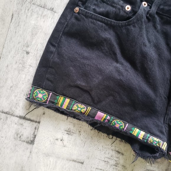 Levi 501 Black Ribbon Trim Denim Shorts - Picture 6 of 16